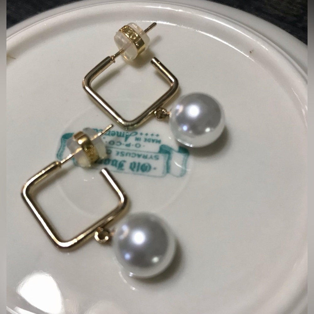 ZIGL Pearl Earrings - Picture 5 of 8